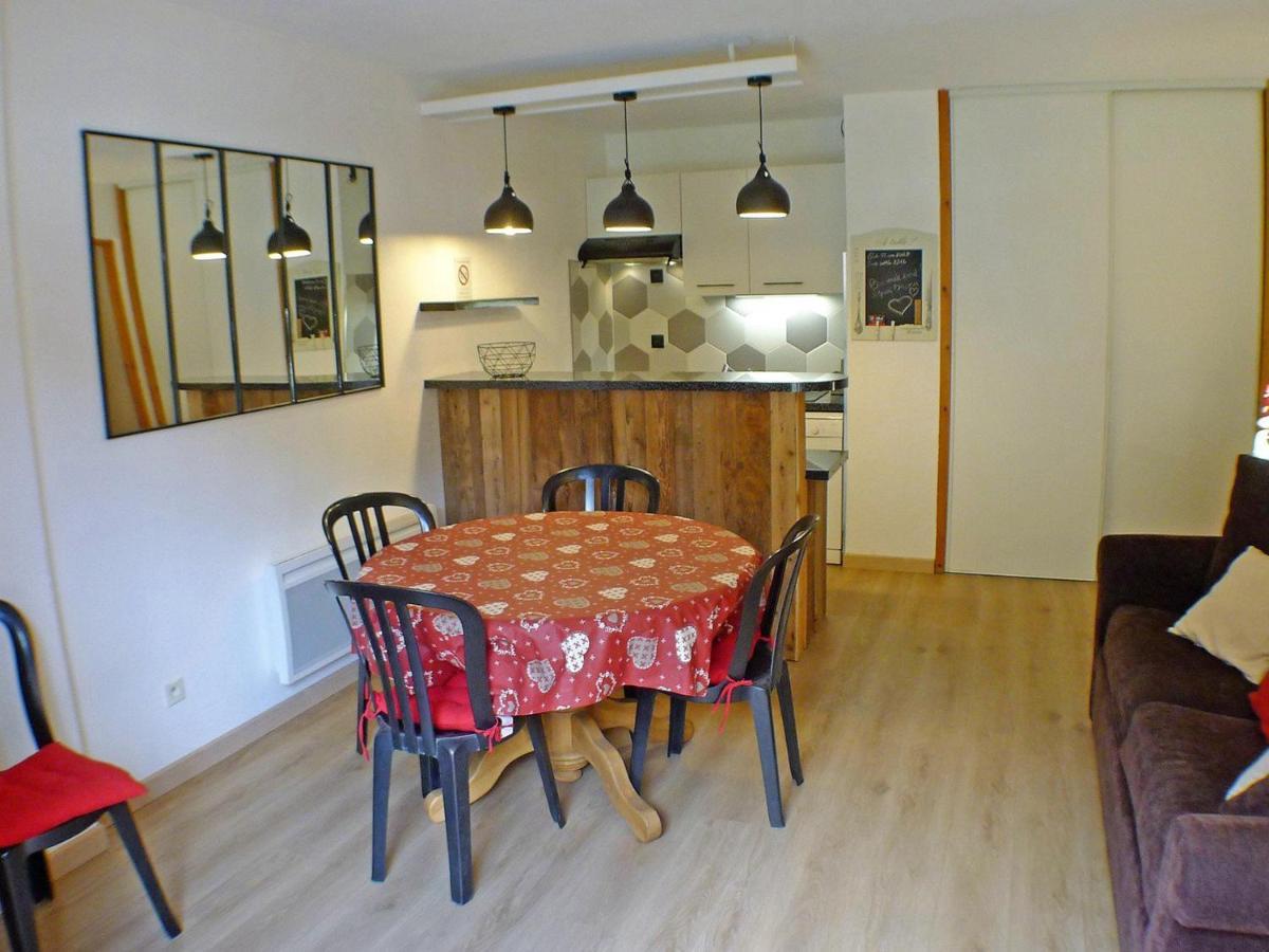 Appartement Confortable Avec Piscines, Terrasse Et Parking A Samoens - Fr-1-629-100 Exterior foto